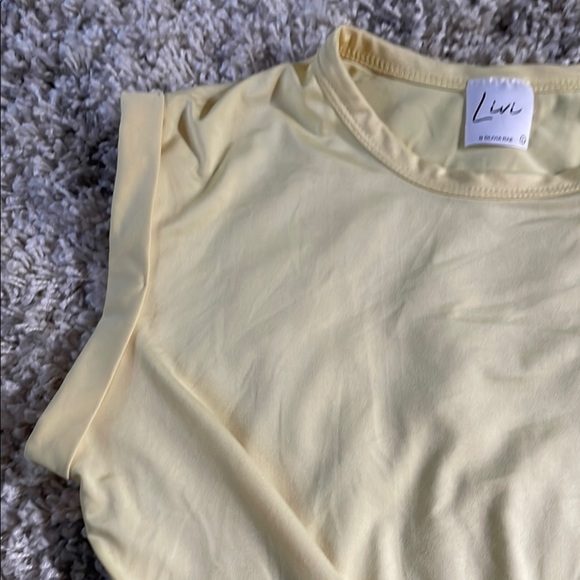 Livi Active Yellow Tie Front Sleeveless Crop Top - Picture 3 of 6